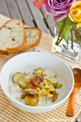 vChicken & Corn Chowder チキンとコーンのチャウダー | Easy Japanese Recipes at fancyfoodsshow.com