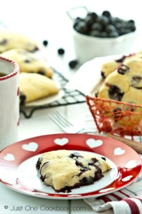 Blueberry Creme Fraiche Scones | fancyfoodsshow.com