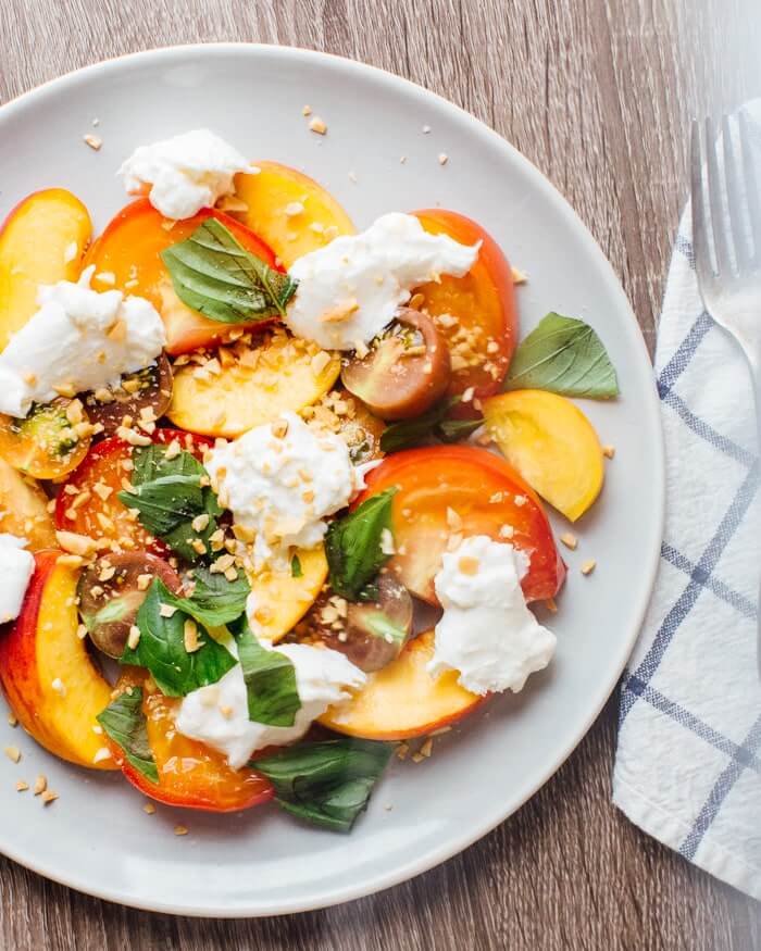 Peach & burrata caprese salad | peach burrata salad