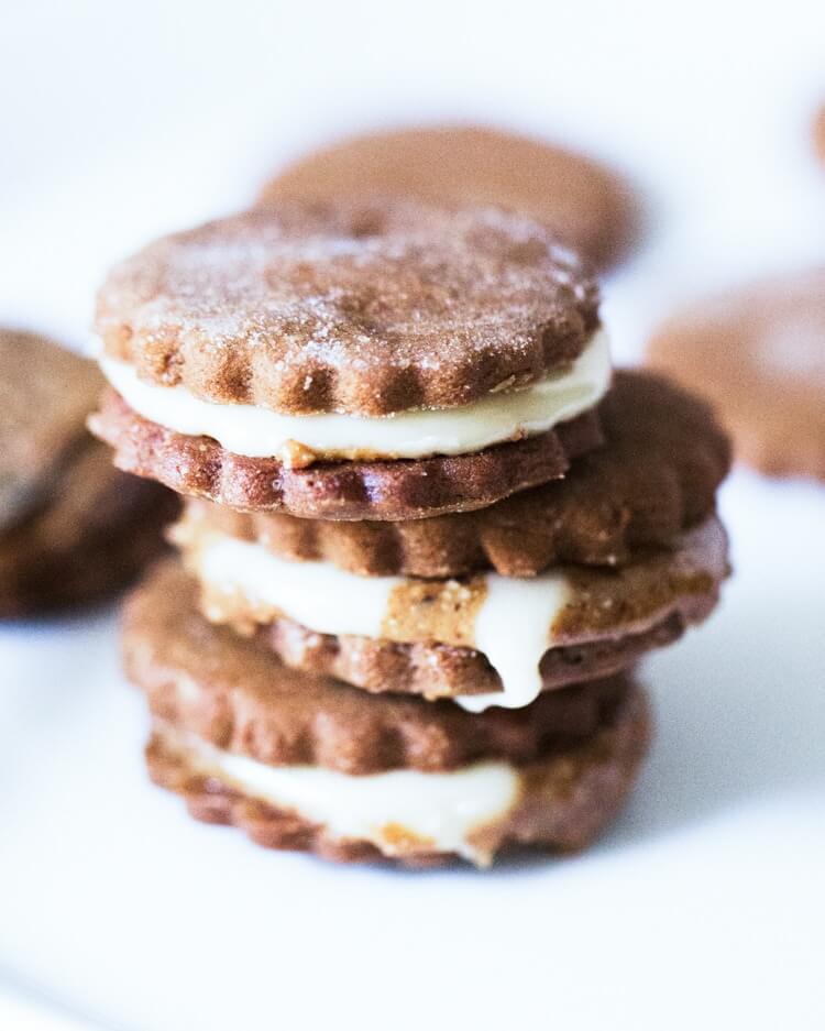 Gingersnap Sandwich Cookies | Maple cream cookies