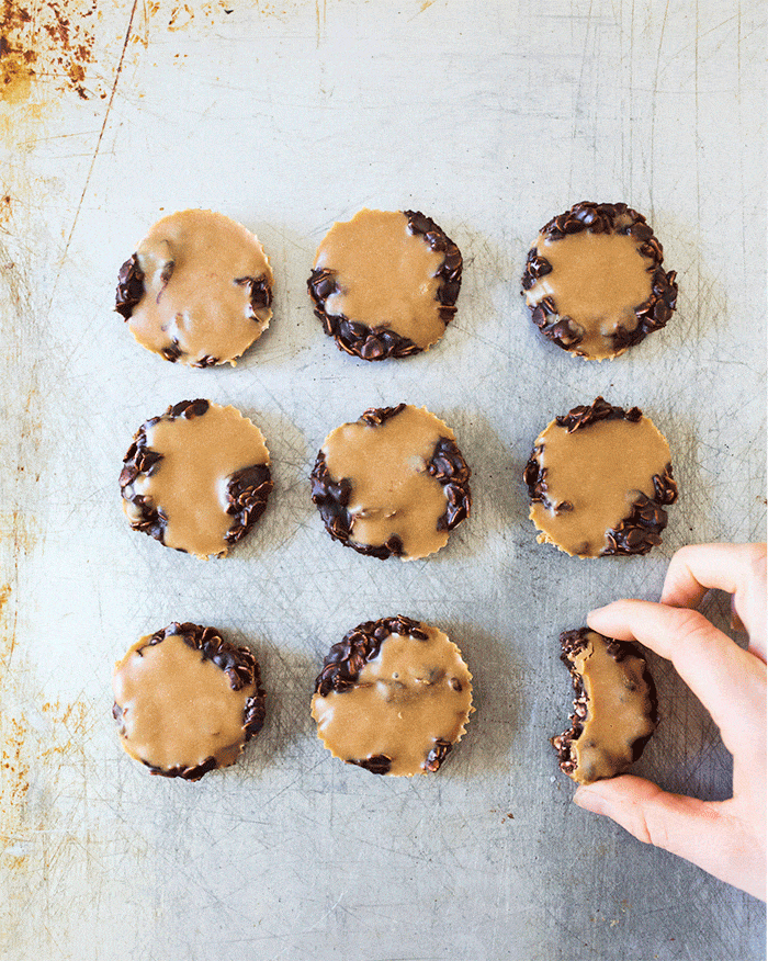 No Bake Chocolate Peanut Butter Oatmeal Cookies 