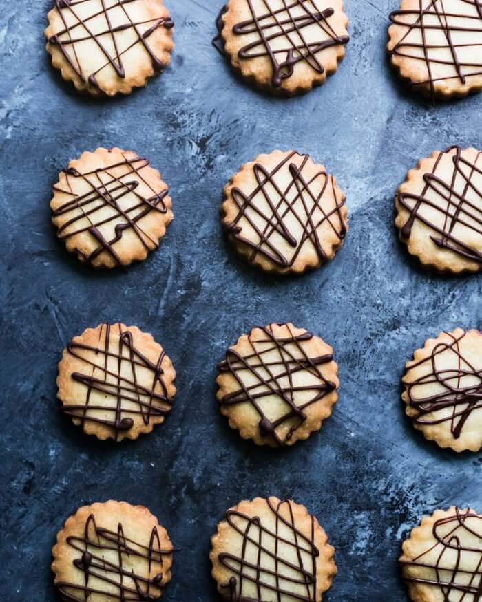 How to make shortbread cookies | Chocolate drizzle for cookies