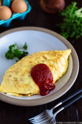Omurice オムライス (Omelette Rice - "Midnight Diner: Tokyo Stories" | Easy Japanese Recipes at fancyfoodsshow.com