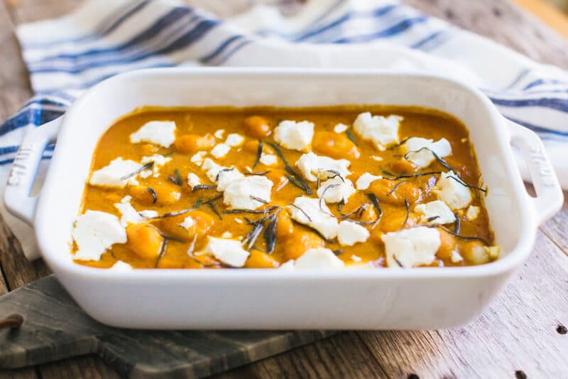 Baked gnocchi with goat cheese