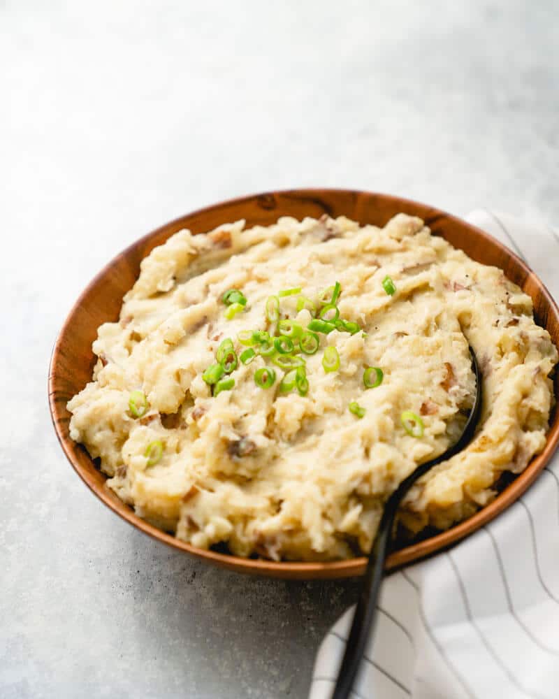 Mashed red potatoes | Garlic red skin mashed potatoes