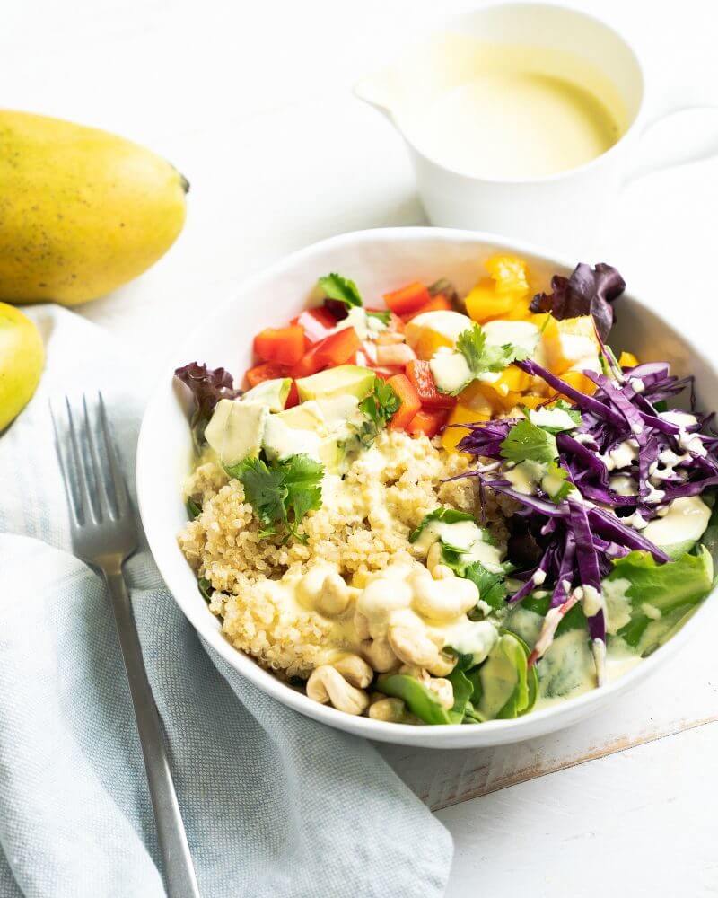 Tropical Mango Quinoa Bowl | Quinoa bowl recipes | healthy dinner bowls | vegan cashew sauce
