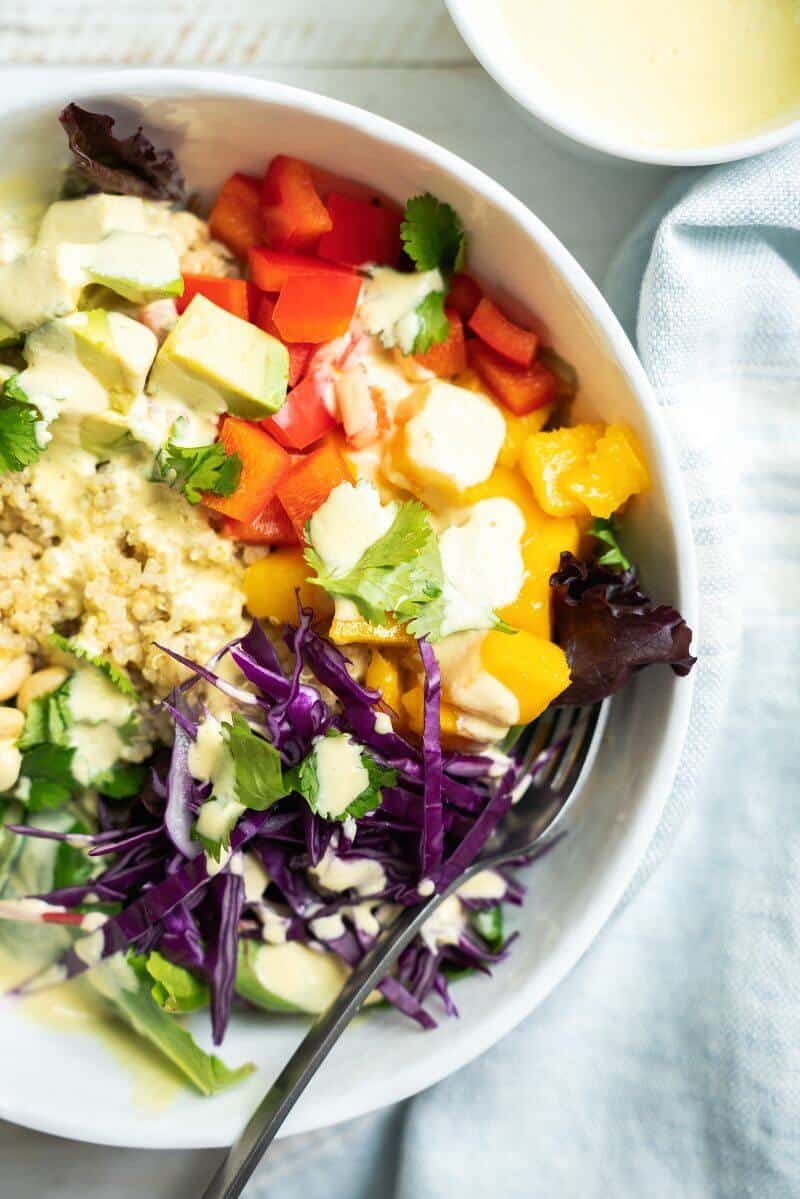 Tropical Mango Quinoa Bowl | Quinoa bowl recipes | healthy dinner bowls | vegan cashew sauce