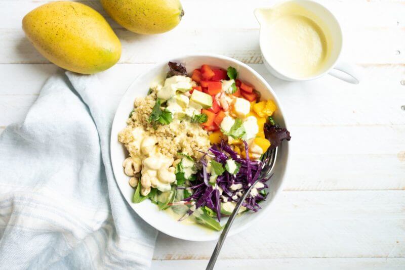Tropical Mango Quinoa Bowl | Quinoa bowl recipes | healthy dinner bowls | vegan cashew sauce