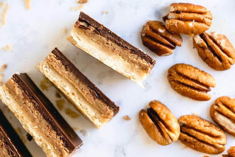 Pecan butter millionaire bars | caramelized pecans | maple pecan shortbread millionaire bars | maple pecan bars | easy vegan dessert recipes