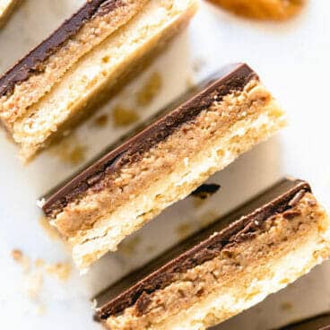 Pecan butter millionaire bars | caramelized pecans | maple pecan shortbread millionaire bars | maple pecan bars | easy vegan dessert recipes