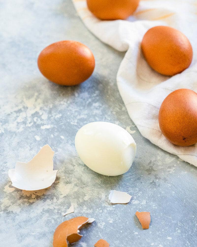 How to peel hard boiled eggs
