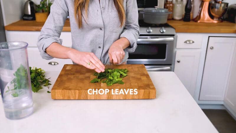 How to cut cilantro | Chop leaves with rocking motion