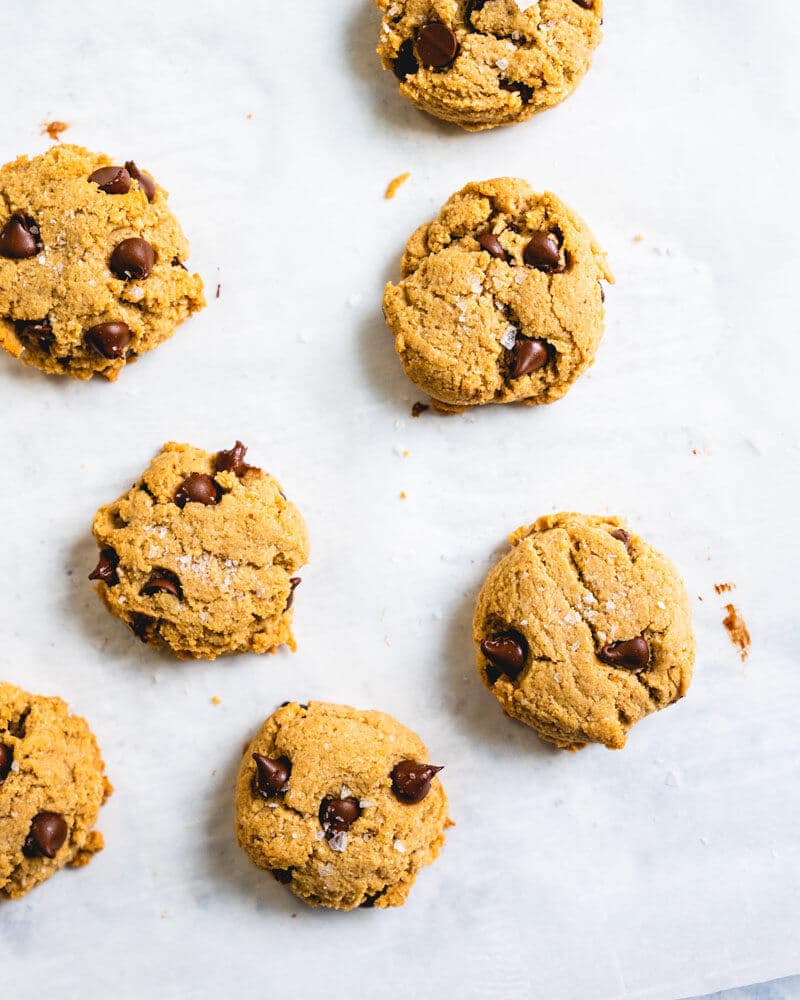 Vegan chocolate chip cookies
