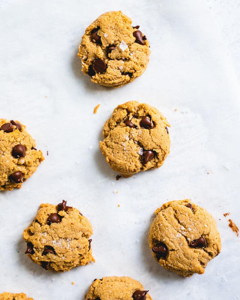 Vegan chocolate chip cookies