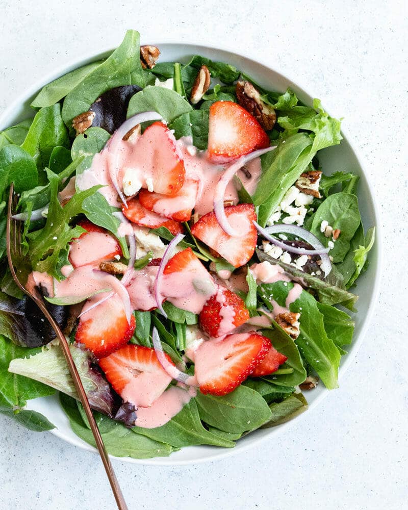 Strawberry spinach salad