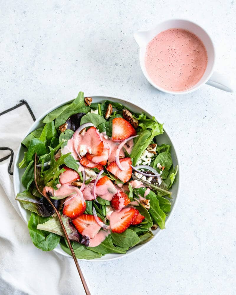 Strawberry spinach salad