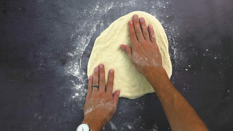 How to stretch Neapolitan pizza dough