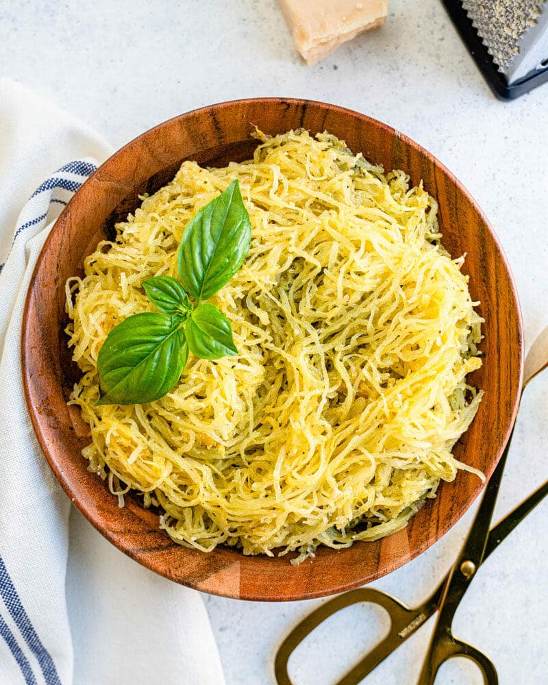 Pesto spaghetti squash