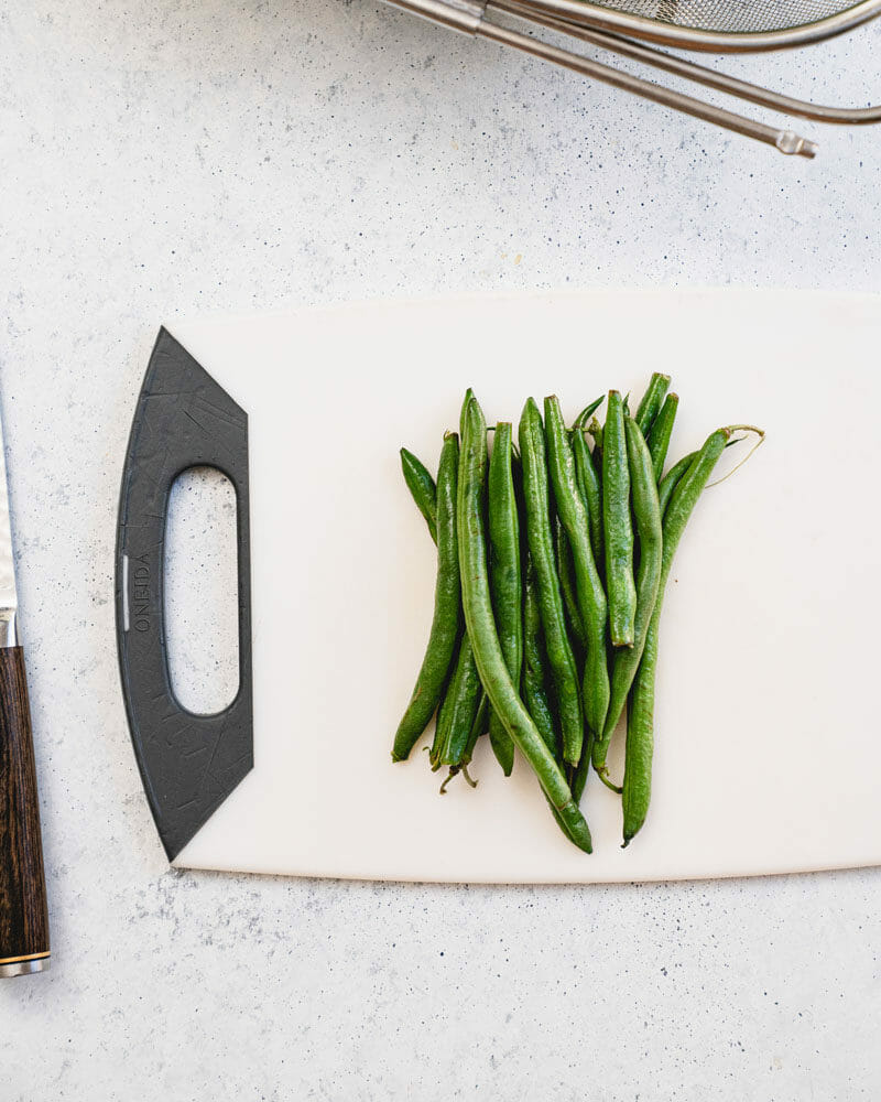 Cutting green beans