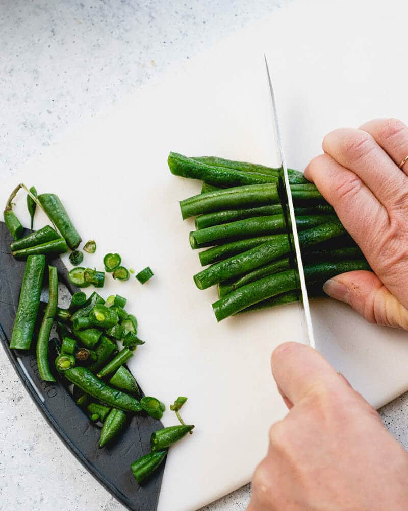 Step 4: Cut the beans in bite sized pieces