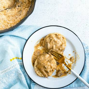 Vegan biscuits and gravy