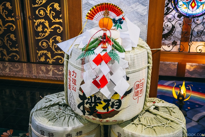 Kagami mochi on top of sake barrel - Celebrate New Year at Isawa Onsen in Yamanishi | www.fancyfoodsshow.com 