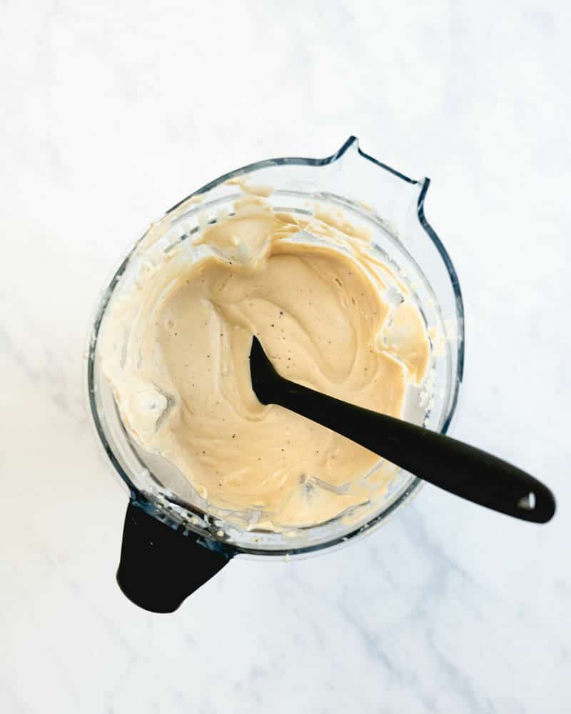 Vegan alfredo sauce in blender