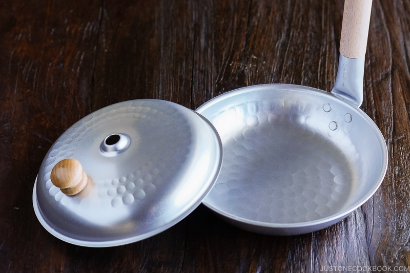 Oyakodon Pan | Easy Japanese Recipes at fancyfoodsshow.com