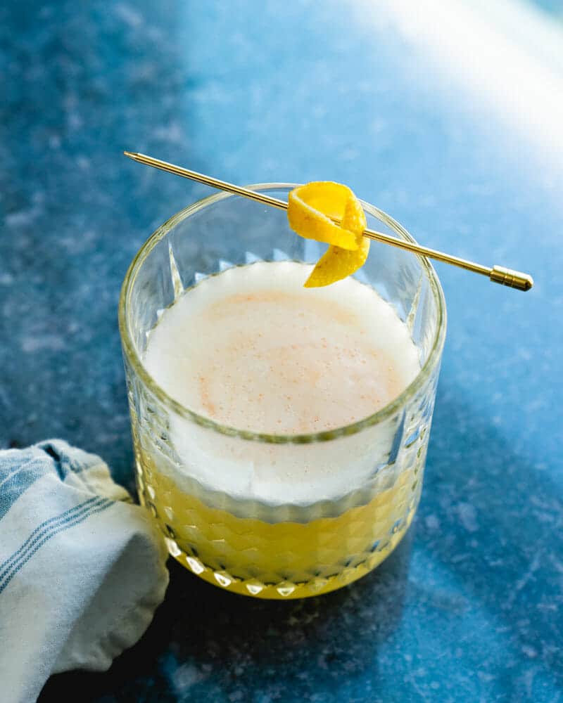 Gin sour