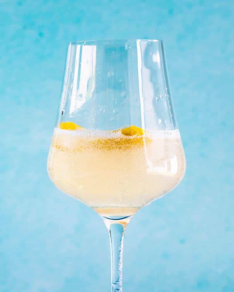 White wine spritzer