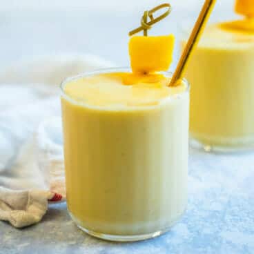 Mango banana smoothie
