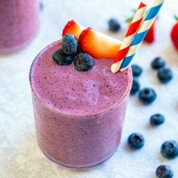 Strawberry blueberry smoothie