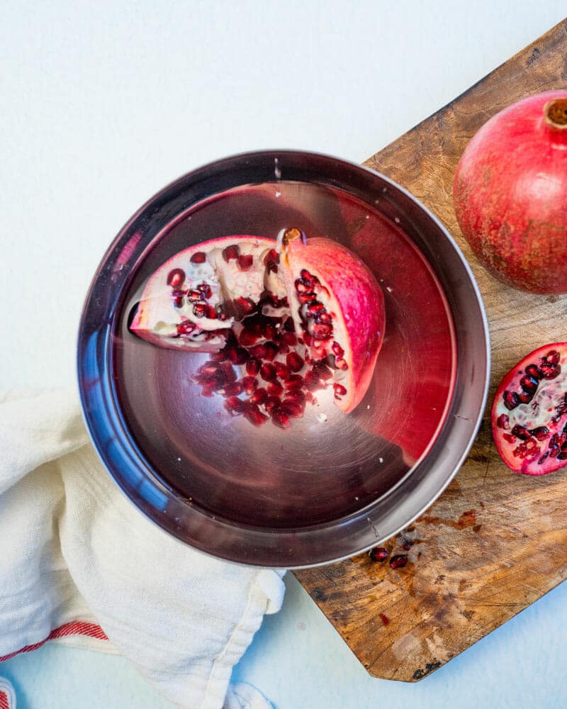 How to cut a pomegranate