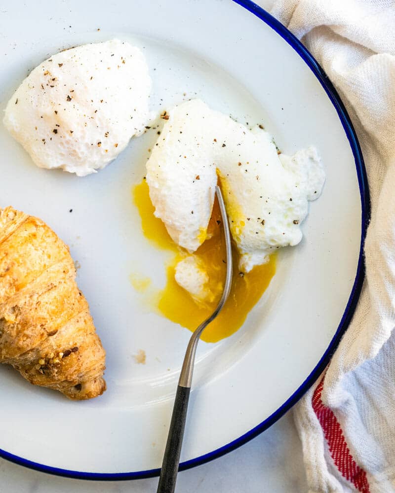 Poached eggs recipe