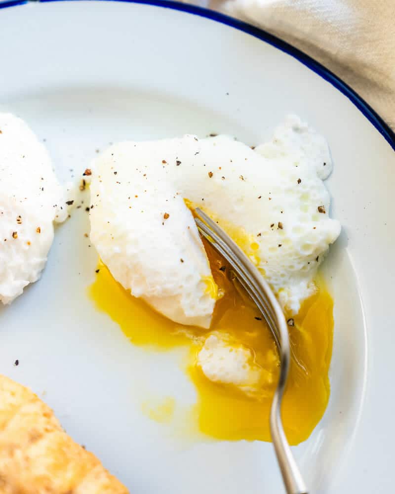 How to poach an egg