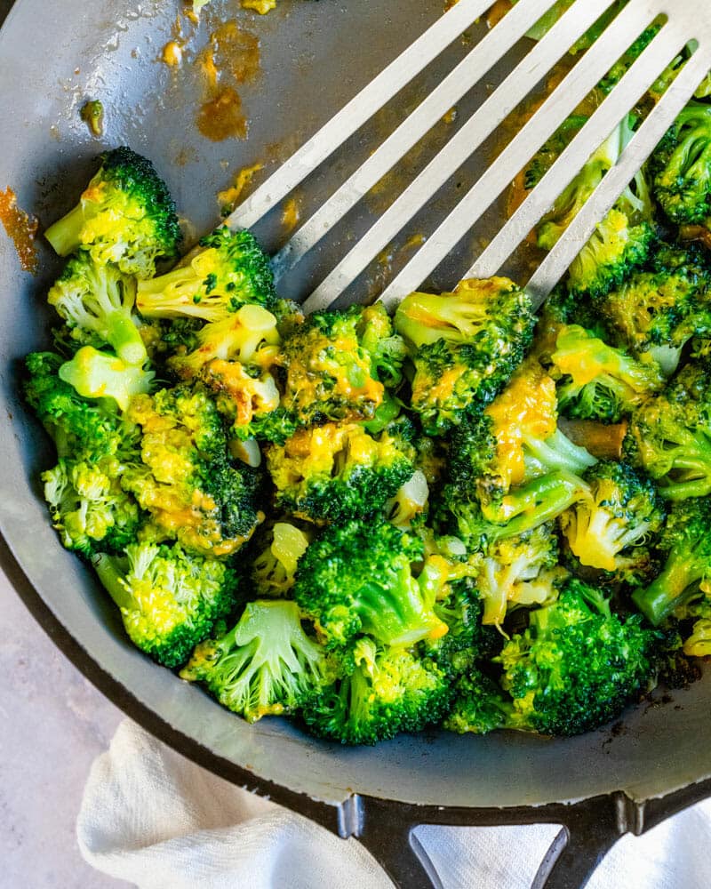 Cheesy broccoli