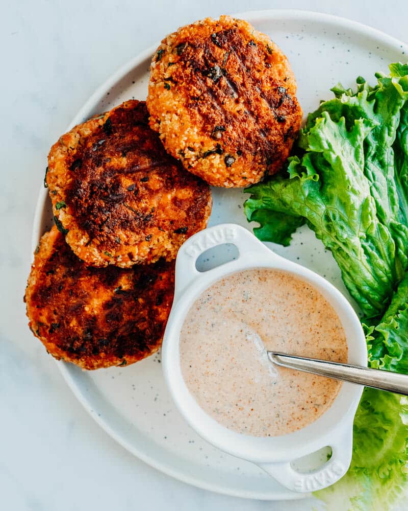 Salmon burger sauce