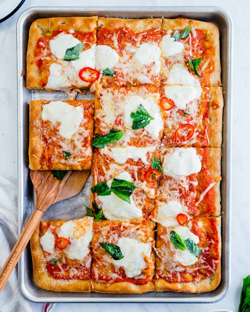 Sheet pan pizza