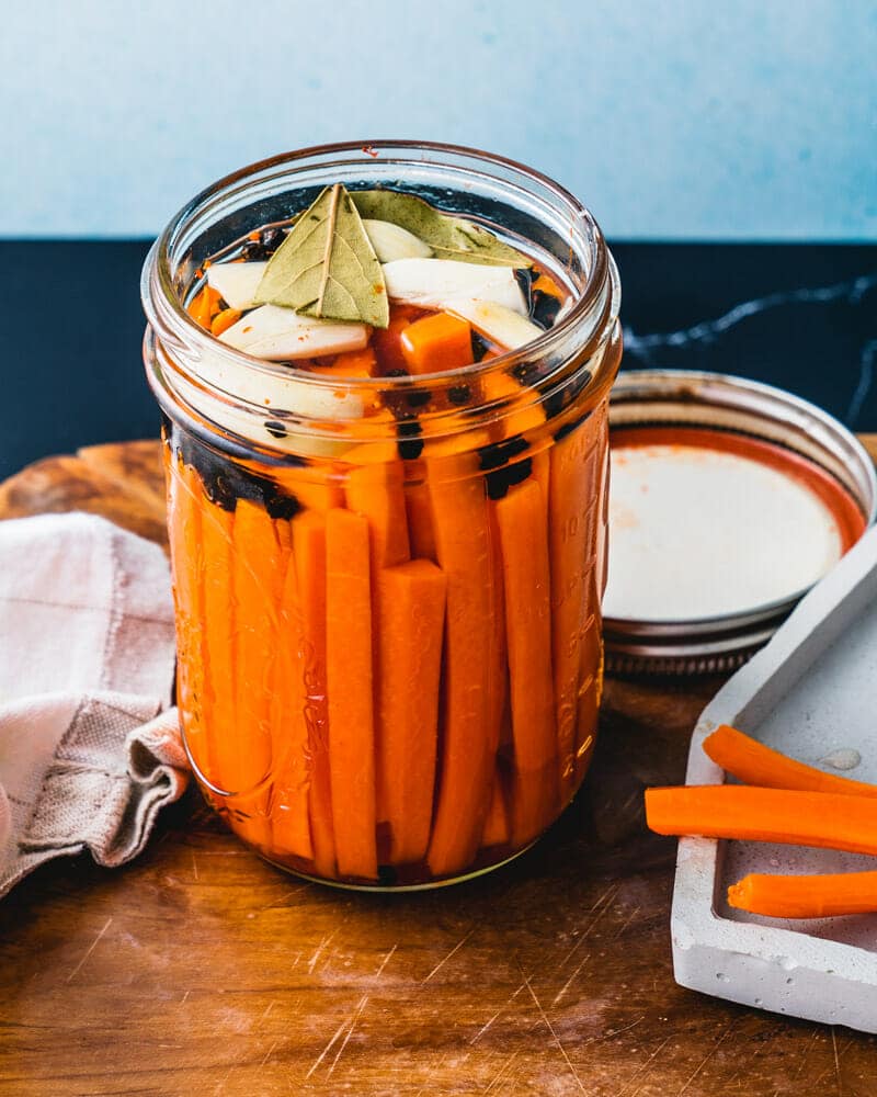 Quick pickled carrots
