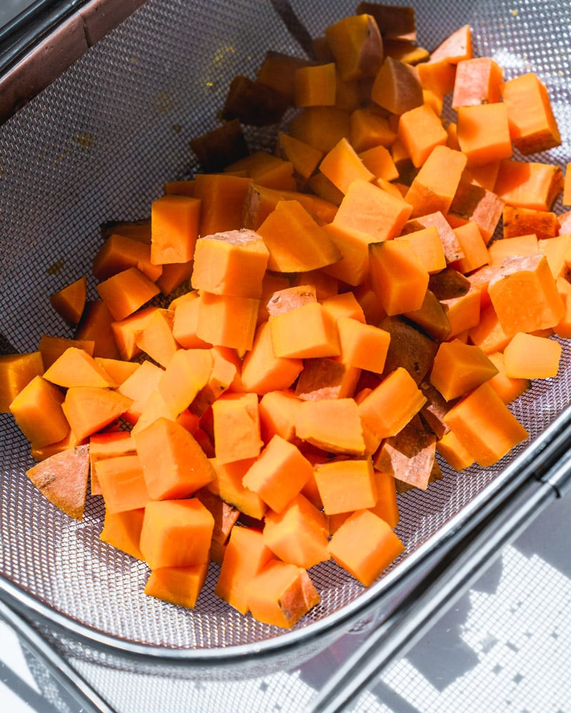 How long to boil sweet potatoes, sweet potatoes in strainer