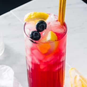 Blueberry vodka lemonade