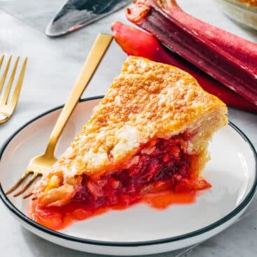 Strawberry rhubarb pie