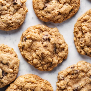 Vegan Oatmeal Raisin Cookies
