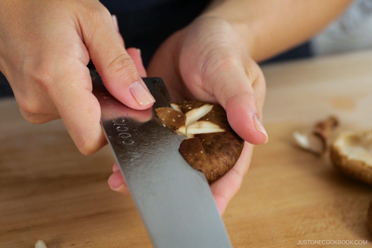 Cut the mushrooms.