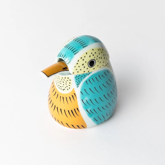 Colorful ceramic bird-shaped tea infuser with a whimsical design for brewing loose leaf tea. Perfect for tea lovers who enjoy unique kitchen accessories and Japanese-inspired homeware.